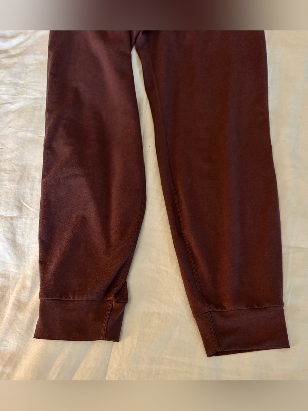 Vuori Performance Joggers, Fig Heather, Maroon, Drawstring, Pockets, Sweatpants - Picture 7 of 16